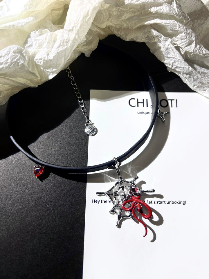 "Spider Web Trap" Choker
