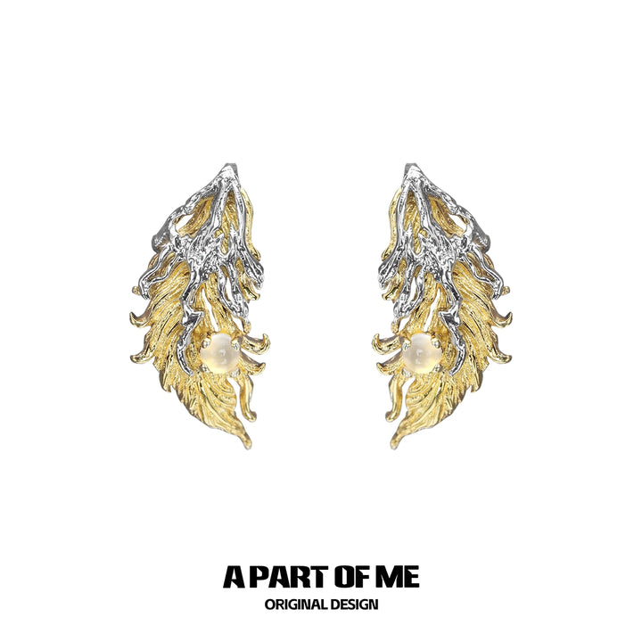 Elegant Palace Feather Earrings