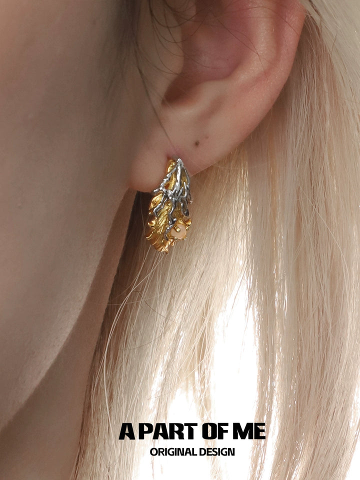 Elegant Palace Feather Earrings