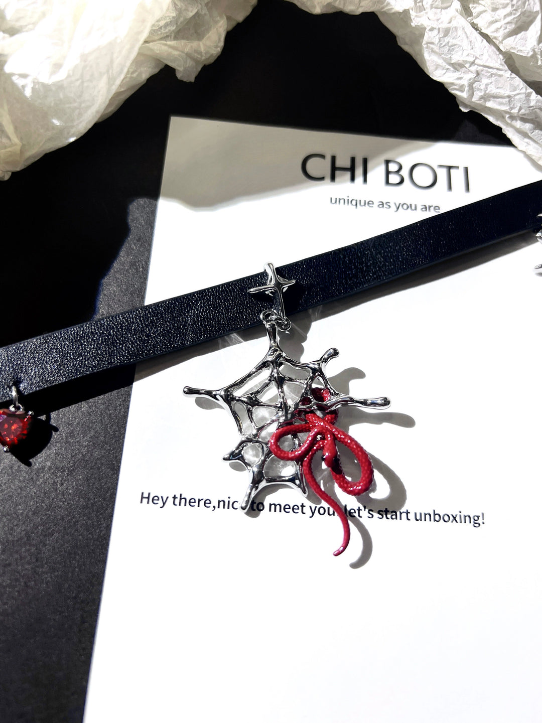 "Spider Web Trap" Choker